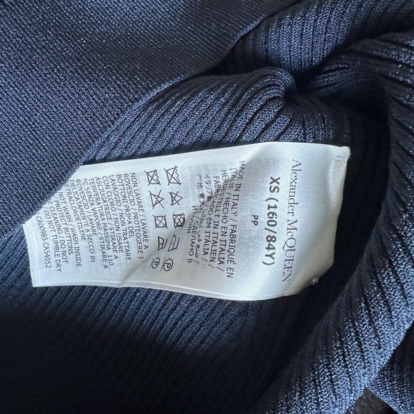 Alexander McQueen ribbed-knit button-detail top - Picture 8 of 11